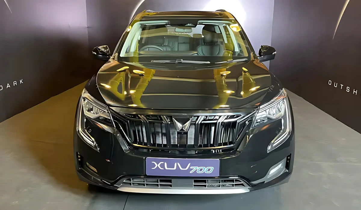 Mahindra XUV700 Ebony Edition