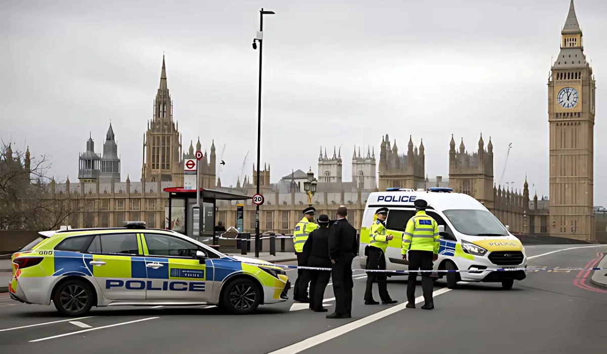 Police Closed Westminster Bridge