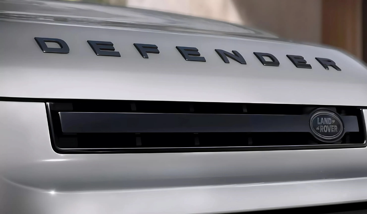 Land Rover Defender Sport