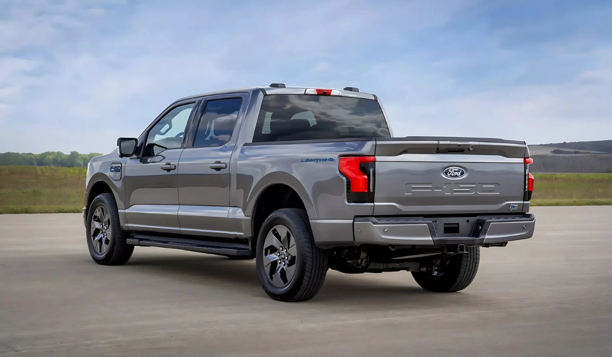 Ford EV lease credit $7,500 EV