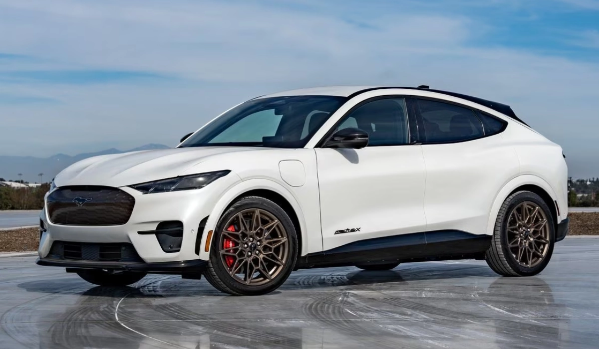 225 Ford Mustang Mach-E