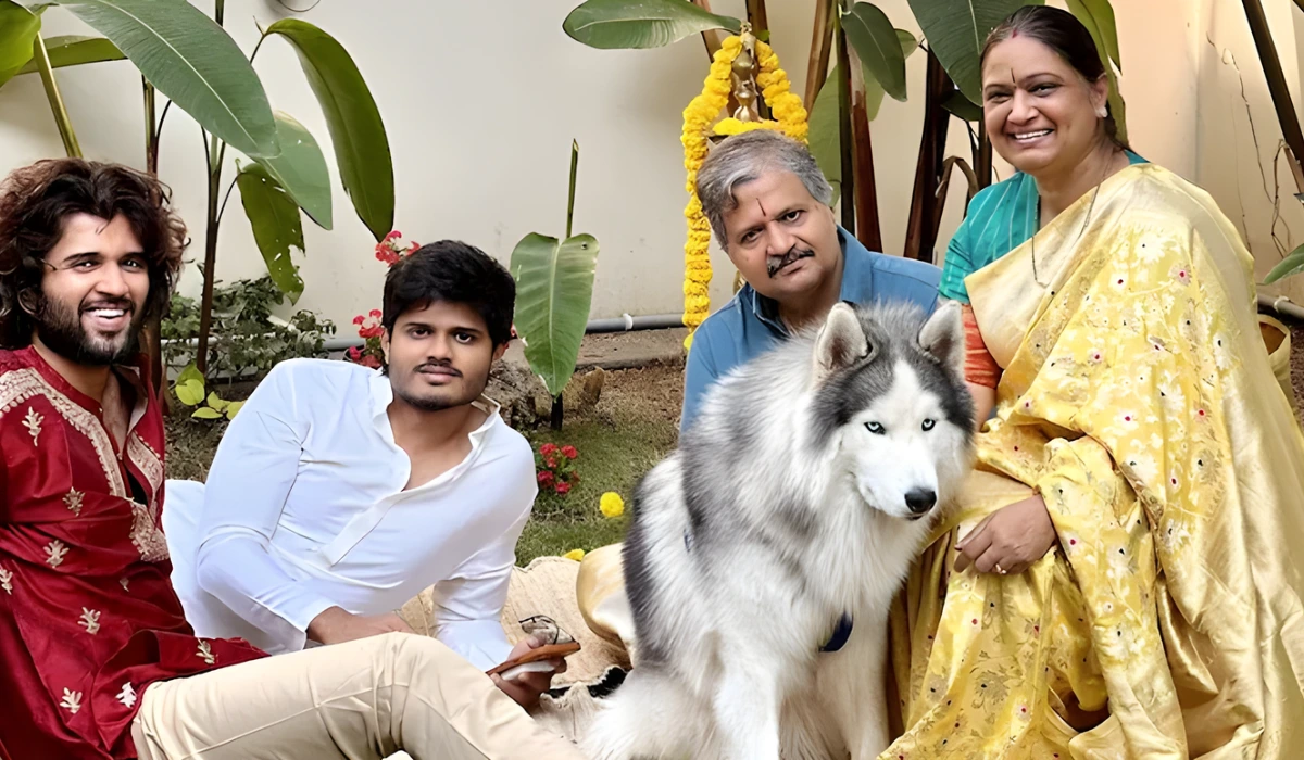 Â Vijay Deverakonda Family
