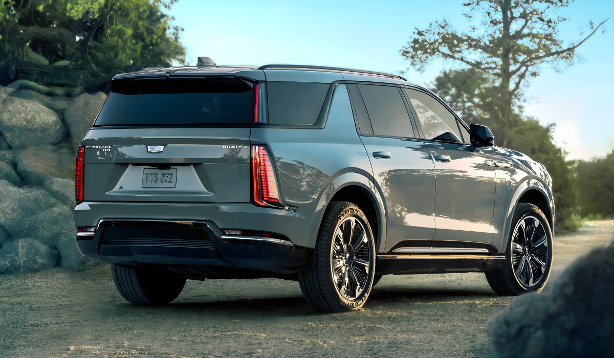 2028 Cadillac Escalade IQ