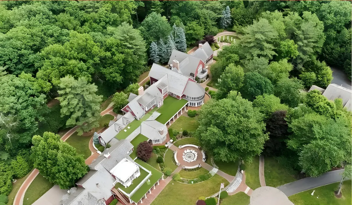 chris evans boston Massachusetts house