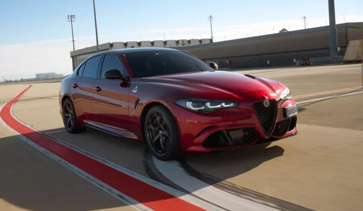 Alfa Romeo Giulia & Stelvio Quadrifoglio Collezione
