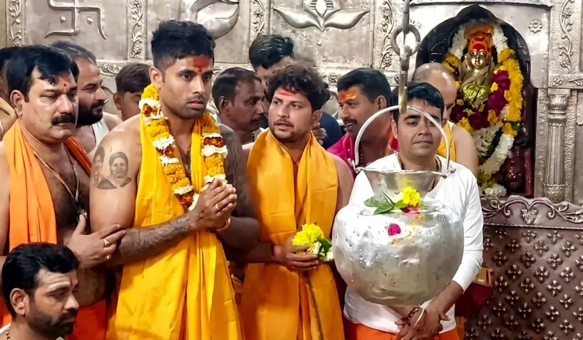 Virat Kohli, Kuldeep Yadav Visit Ujjain