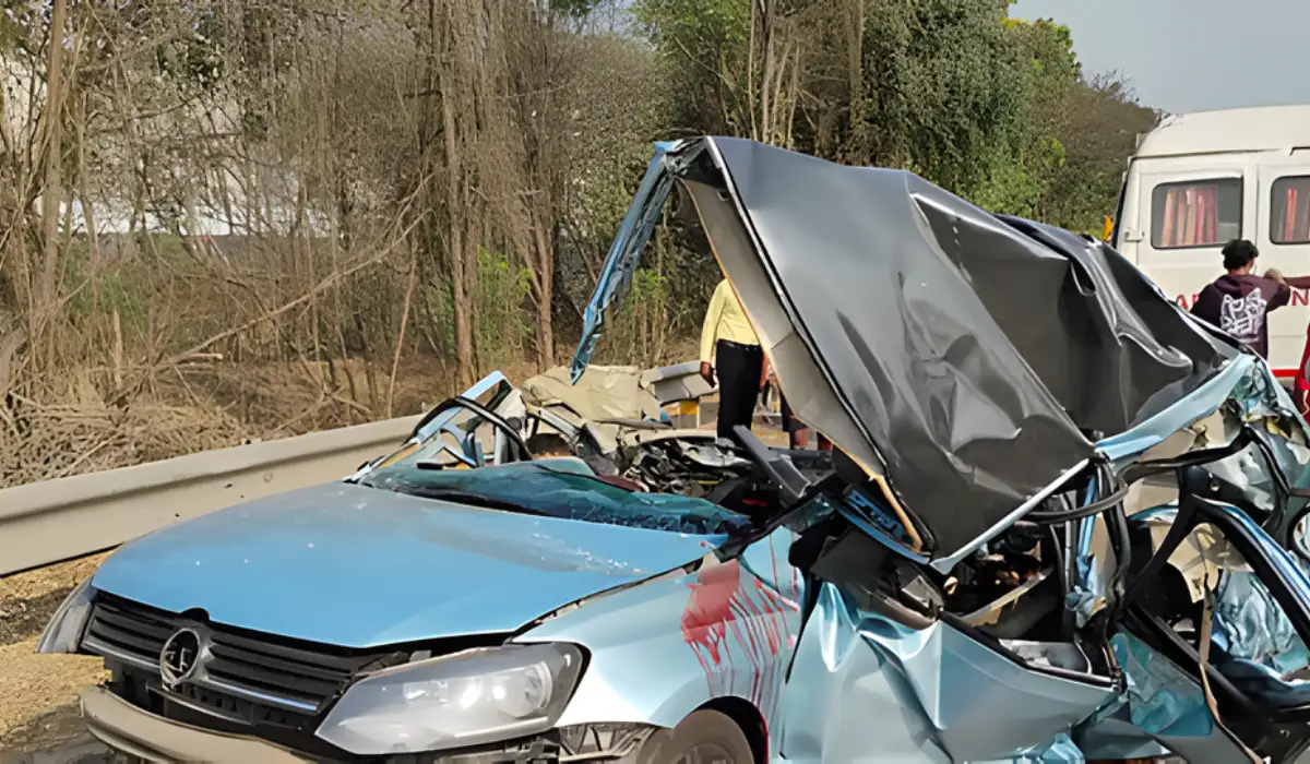  Mumbai Pune Expressway accident 