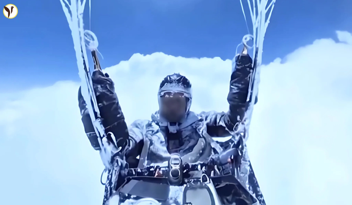 Chinese paraglider