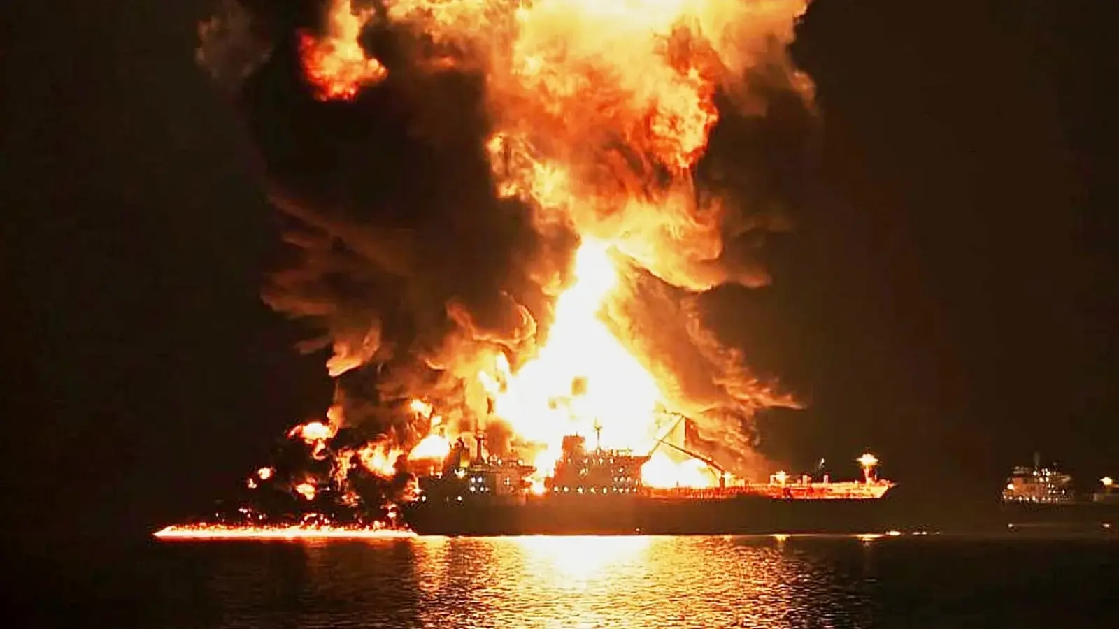 Iran Escalates Gulf War, Targets US Bases and Threatens Hormuz
